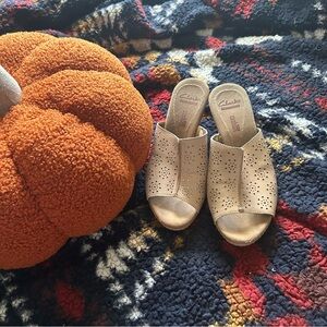 Clarks Leather Tan Artisan Wedges Espadrilles- 🎁GIFT WITH EVERY PURCHASE